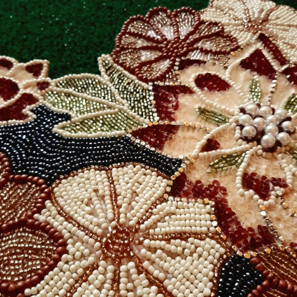 3' HEAVILY BEADED TABLE RUNNER PIER 1 EMBELLISHED TABLE RUNNER